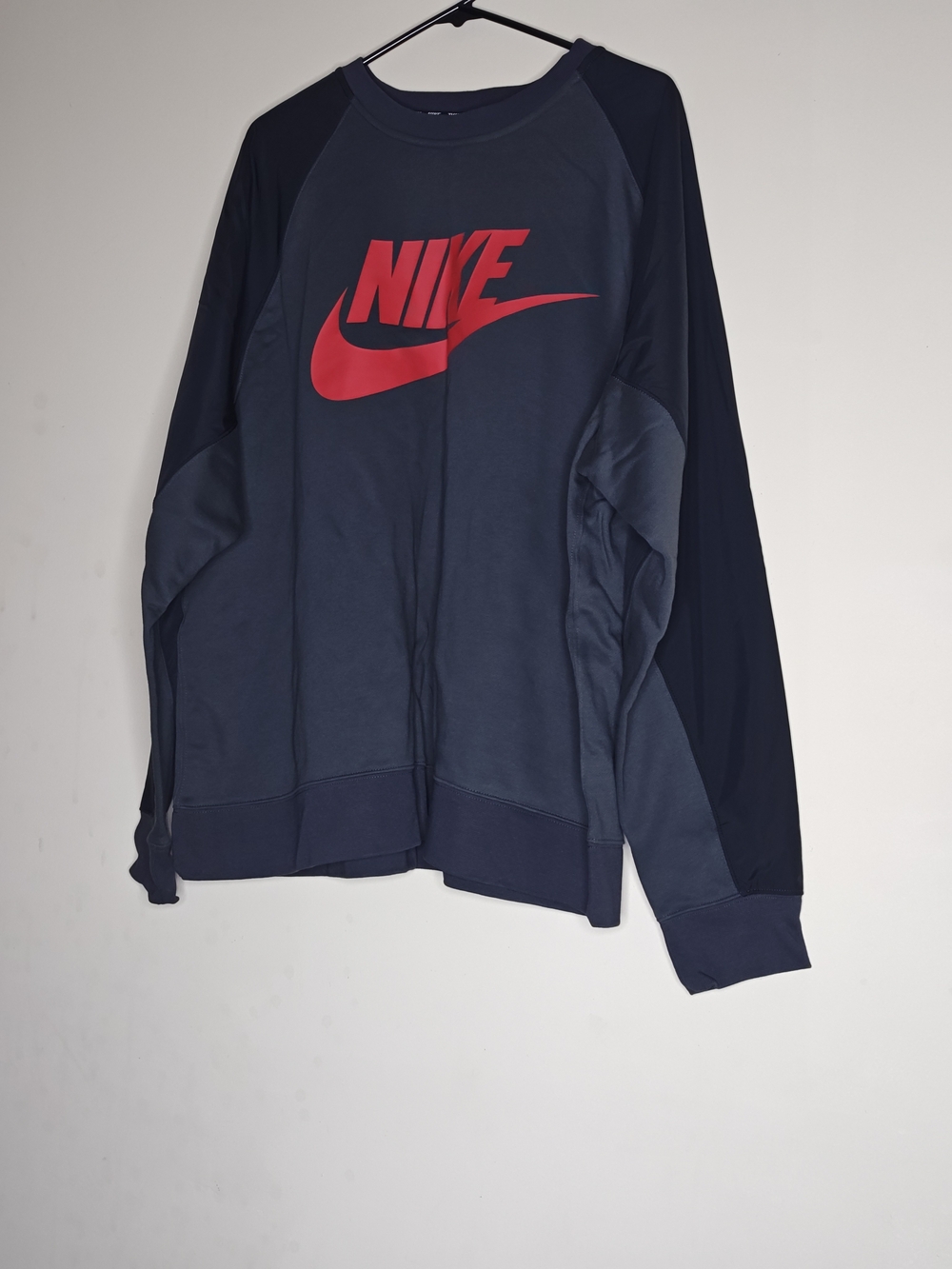 Nike Men’s Black Pullover Crewneck Sweatshirt with Red Logo XXL
